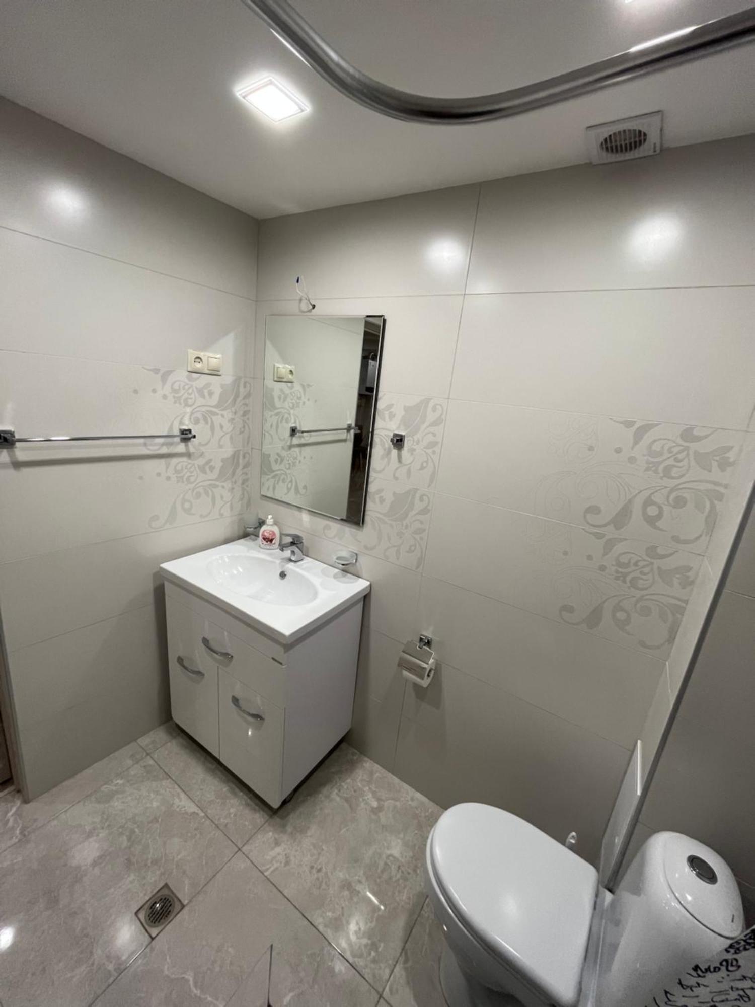 City Centre Apartment On Sakharov Square Jereván Kültér fotó